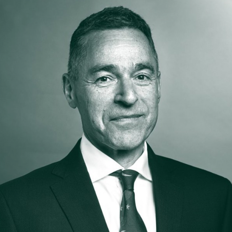 Francis Kean, Partner in McGill and Partners’ Financial Lines team