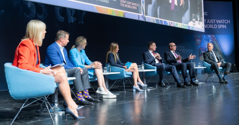Jill Douglas, Broadcaster & Gallagher Ambassador; Nina Arquint, CEO UK & Ireland, Swiss Re Corporate Solutions; David Haas, Global Head of Casualty, CNA Hardy; Jane Kielty, CEO AON UK, Aon; Chris Lay, Chief Executive Officer, Marsh McLennan UK; Frank Streidl, Head of Commercial Insurance UK, Zurich; Tom Richardson, Group Insurance Director, ABF.